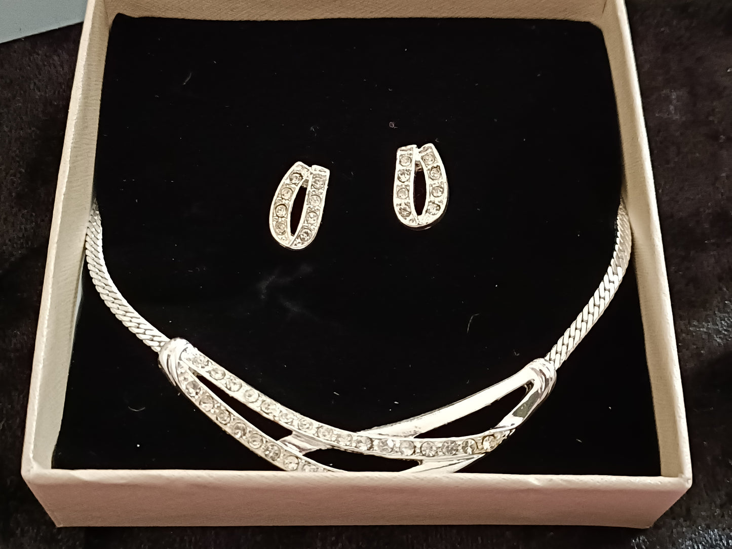 Avon Yasmine Jewellery Giftset
