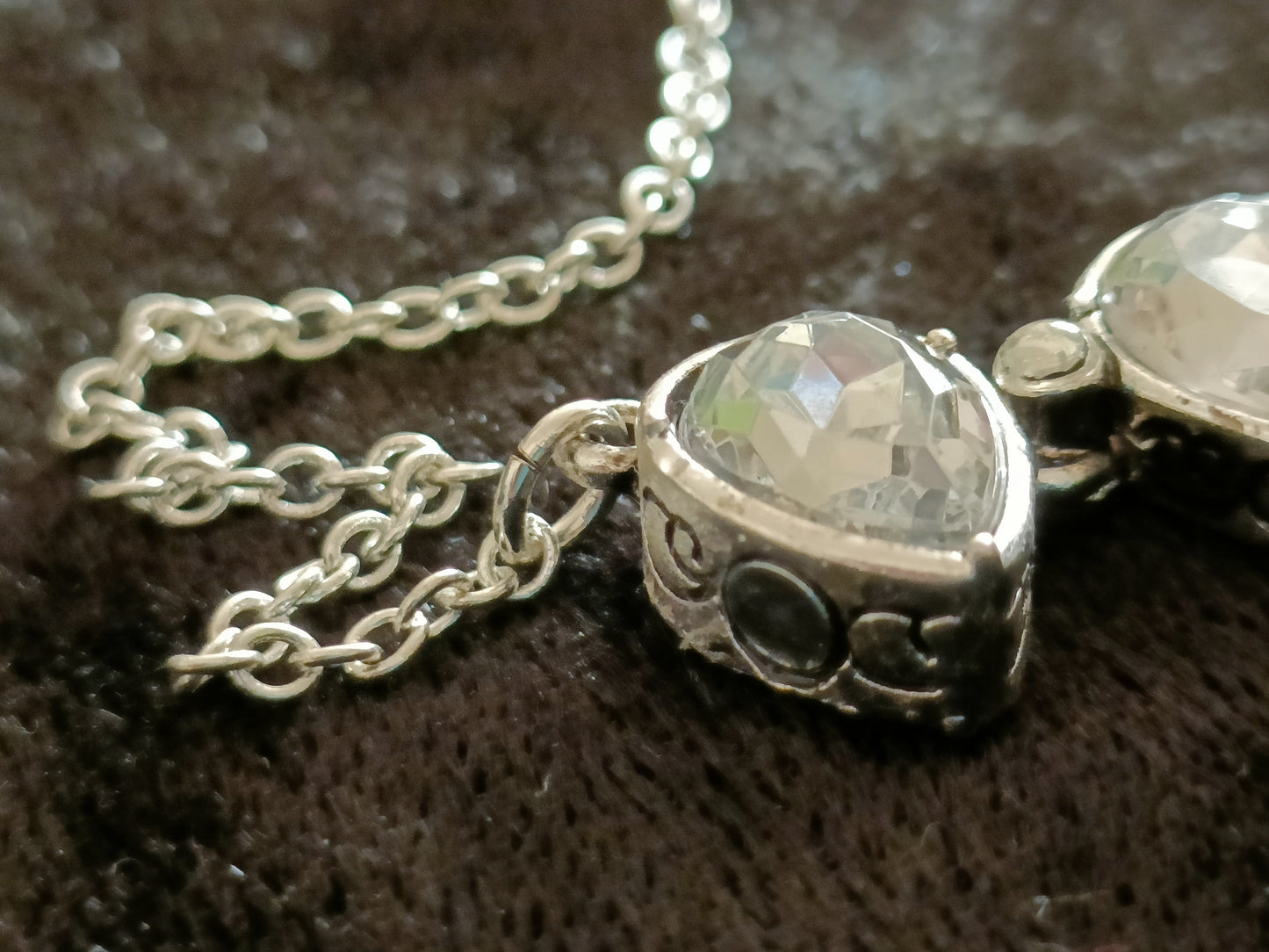 Hilary Magnetic Flower Necklace