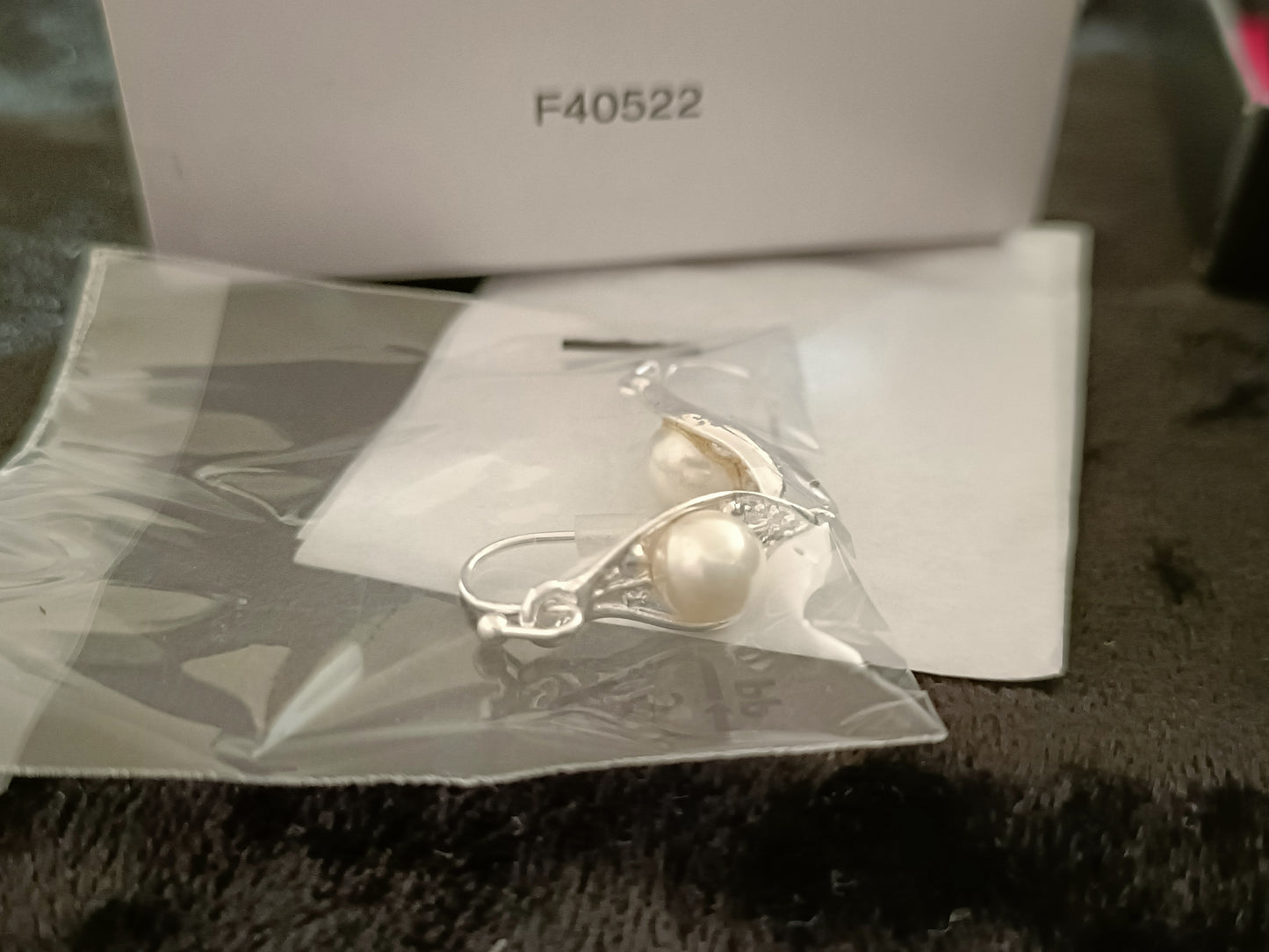 Avon Snow Petals Pearlesque Gift Set
