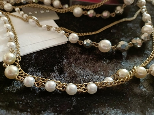 Avon Pearlesque and Chain Necklace