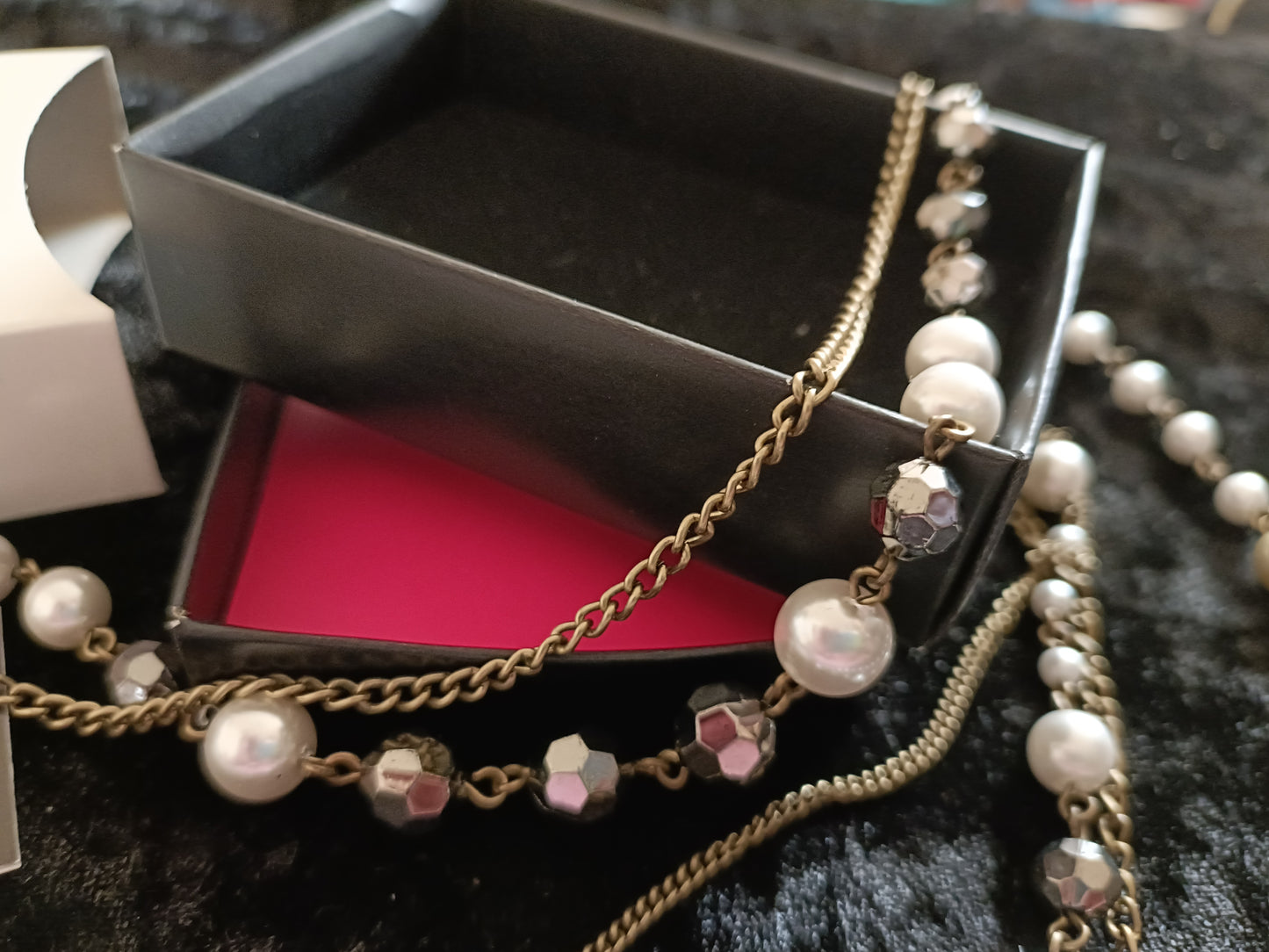 Avon Pearlesque and Chain Necklace