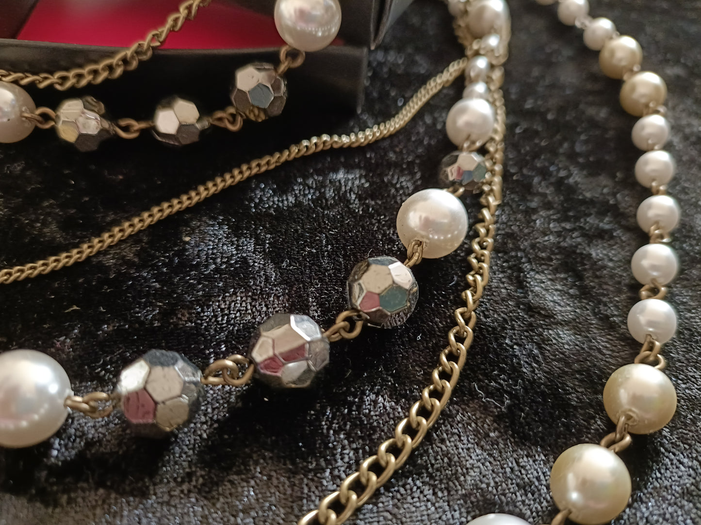 Avon Pearlesque and Chain Necklace