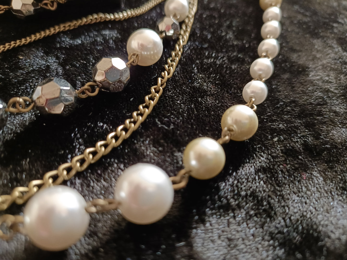 Avon Pearlesque and Chain Necklace
