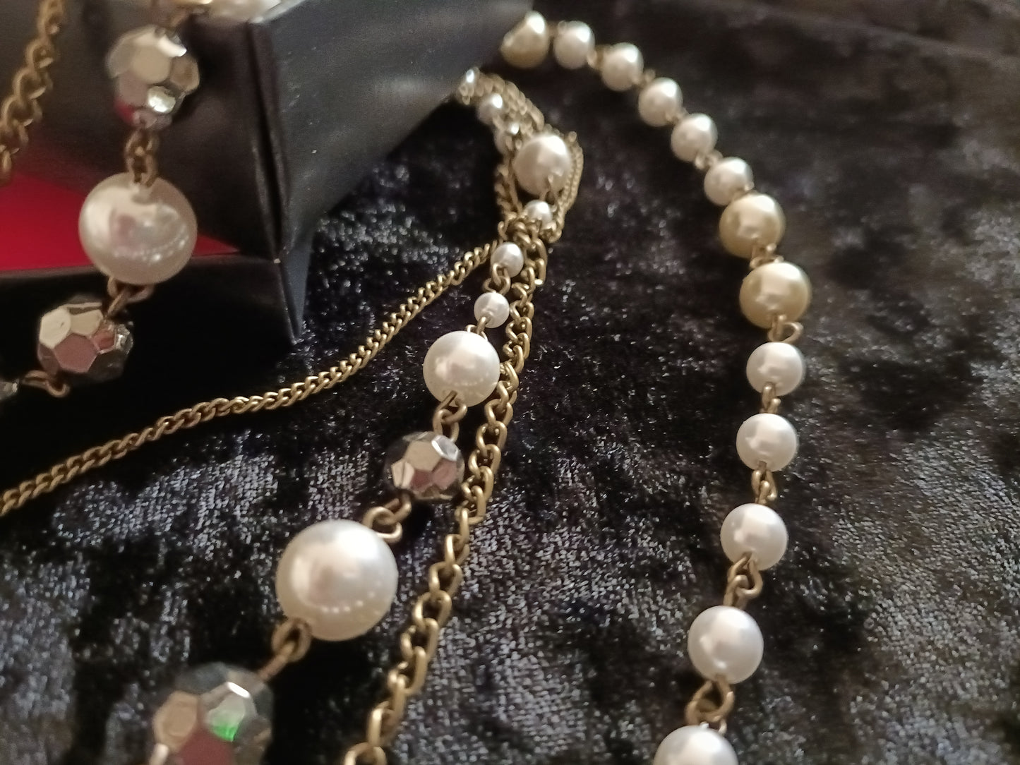 Avon Pearlesque and Chain Necklace