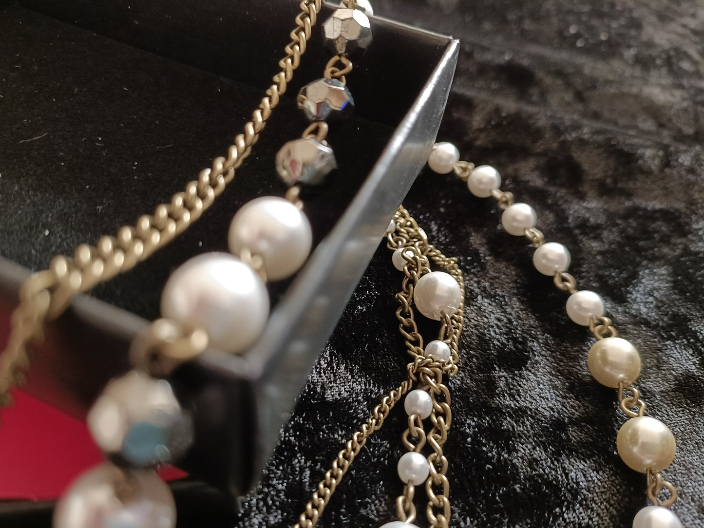 Avon Pearlesque and Chain Necklace