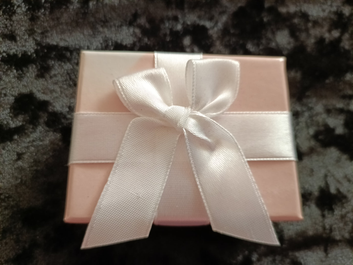 Avon Valentina Necklace