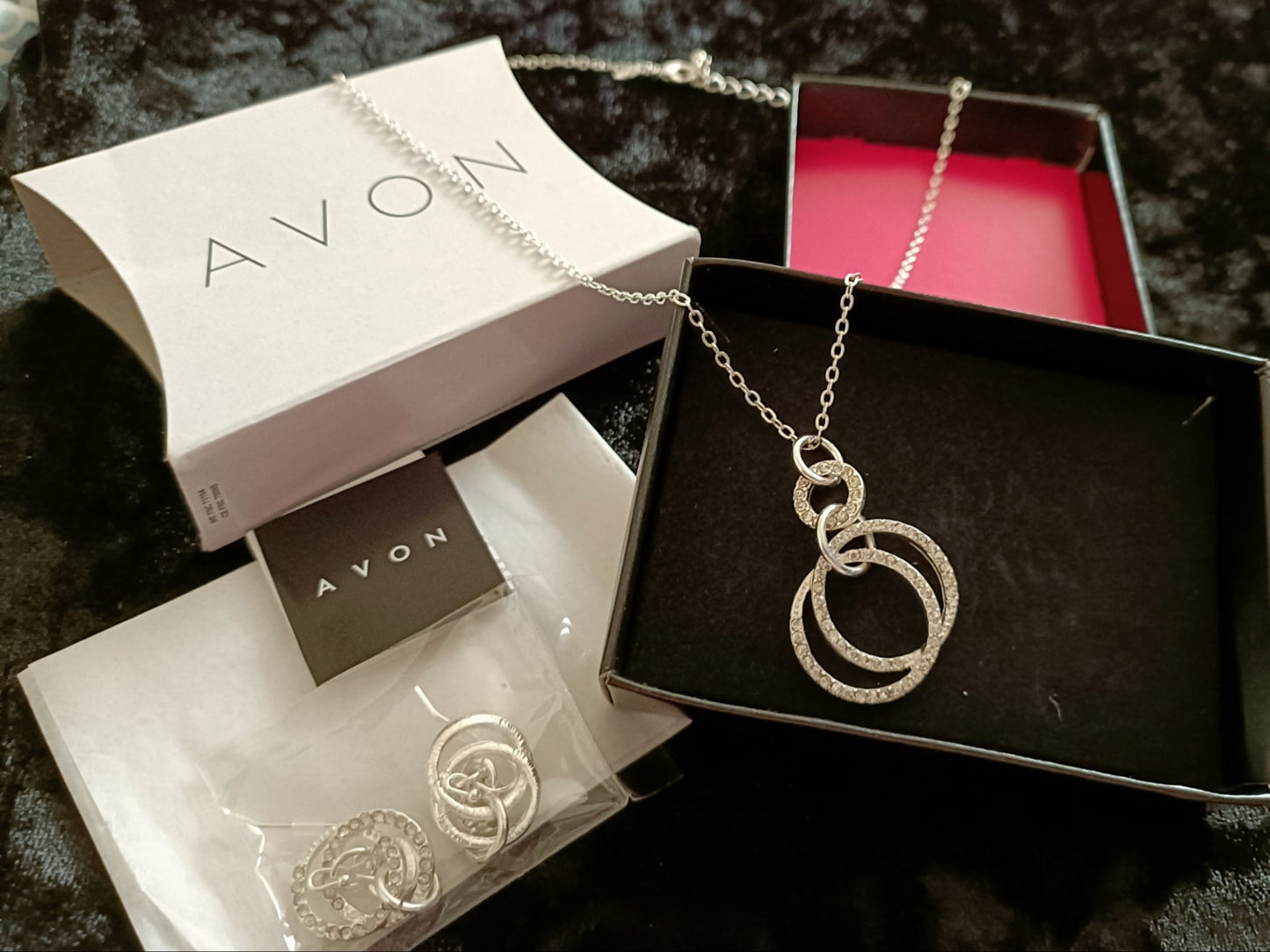 Avon Jeslyn Necklace and Earring Set