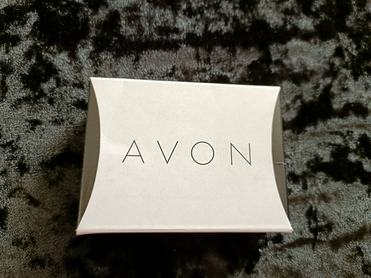 Avon Jeslyn Necklace and Earring Set