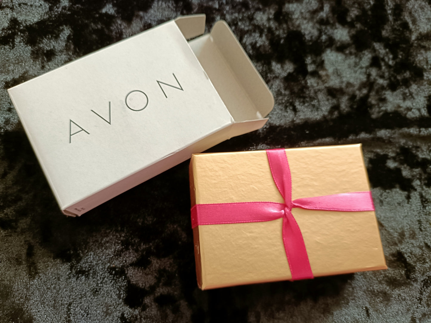Avon Leona Birthstone Bracelet January