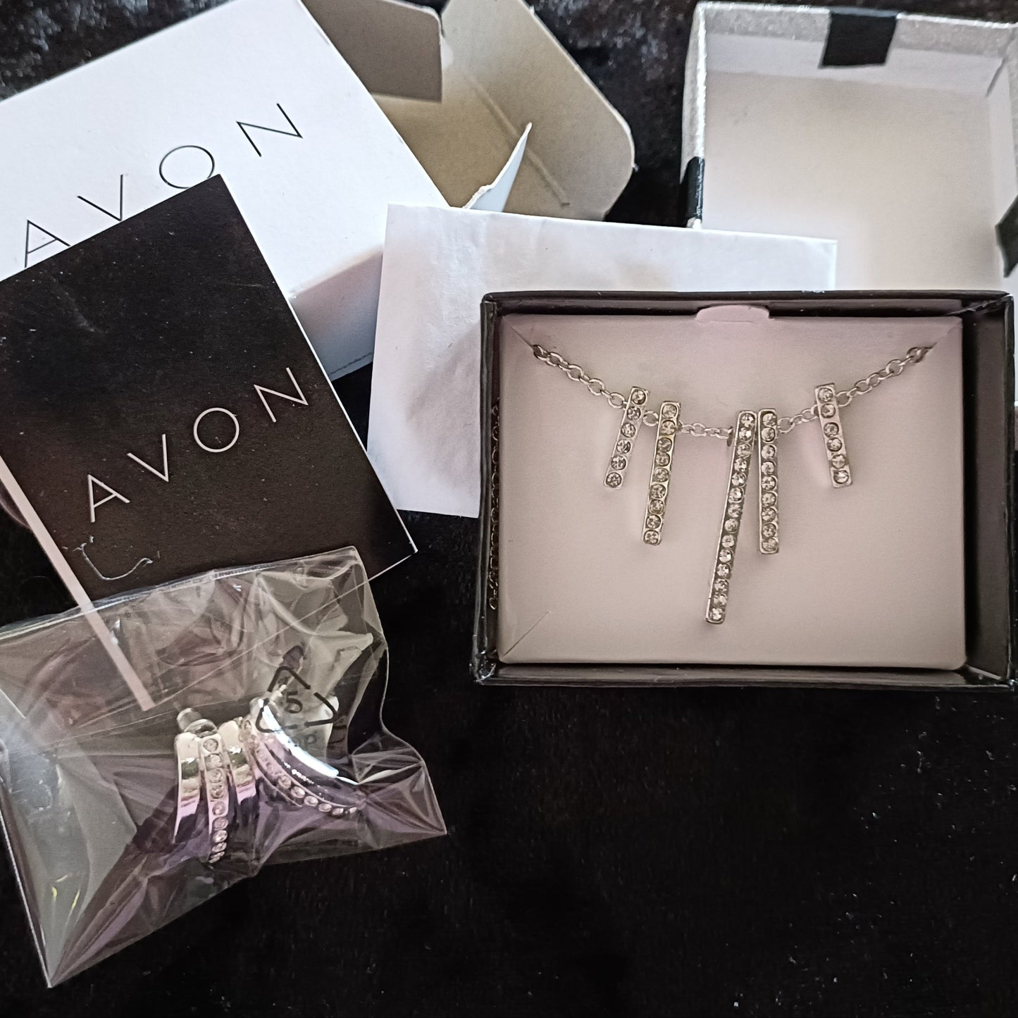 Avon Josanie Necklace and Earring Giftset