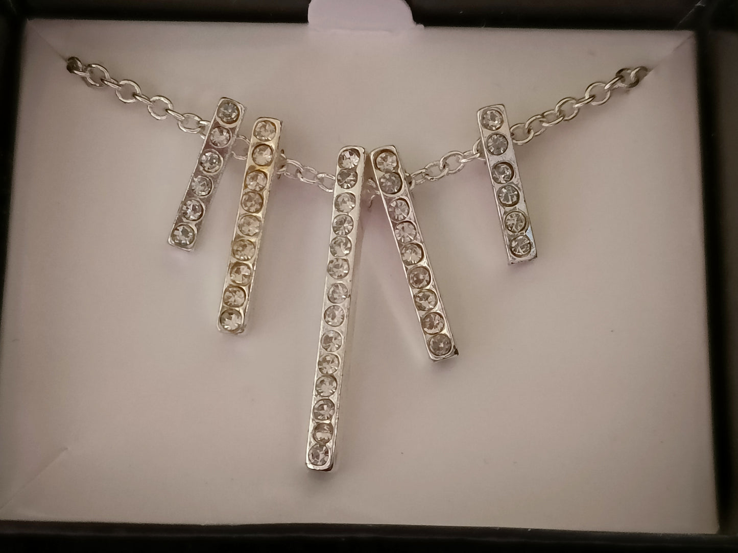 Avon Josanie Necklace and Earring Giftset