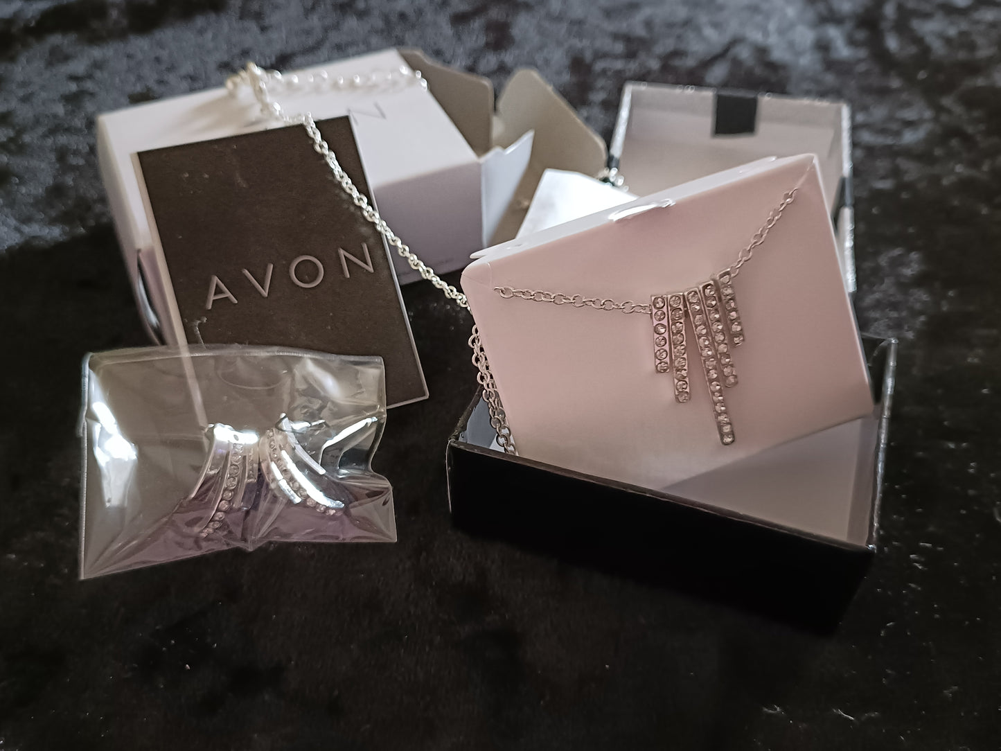 Avon Josanie Necklace and Earring Giftset