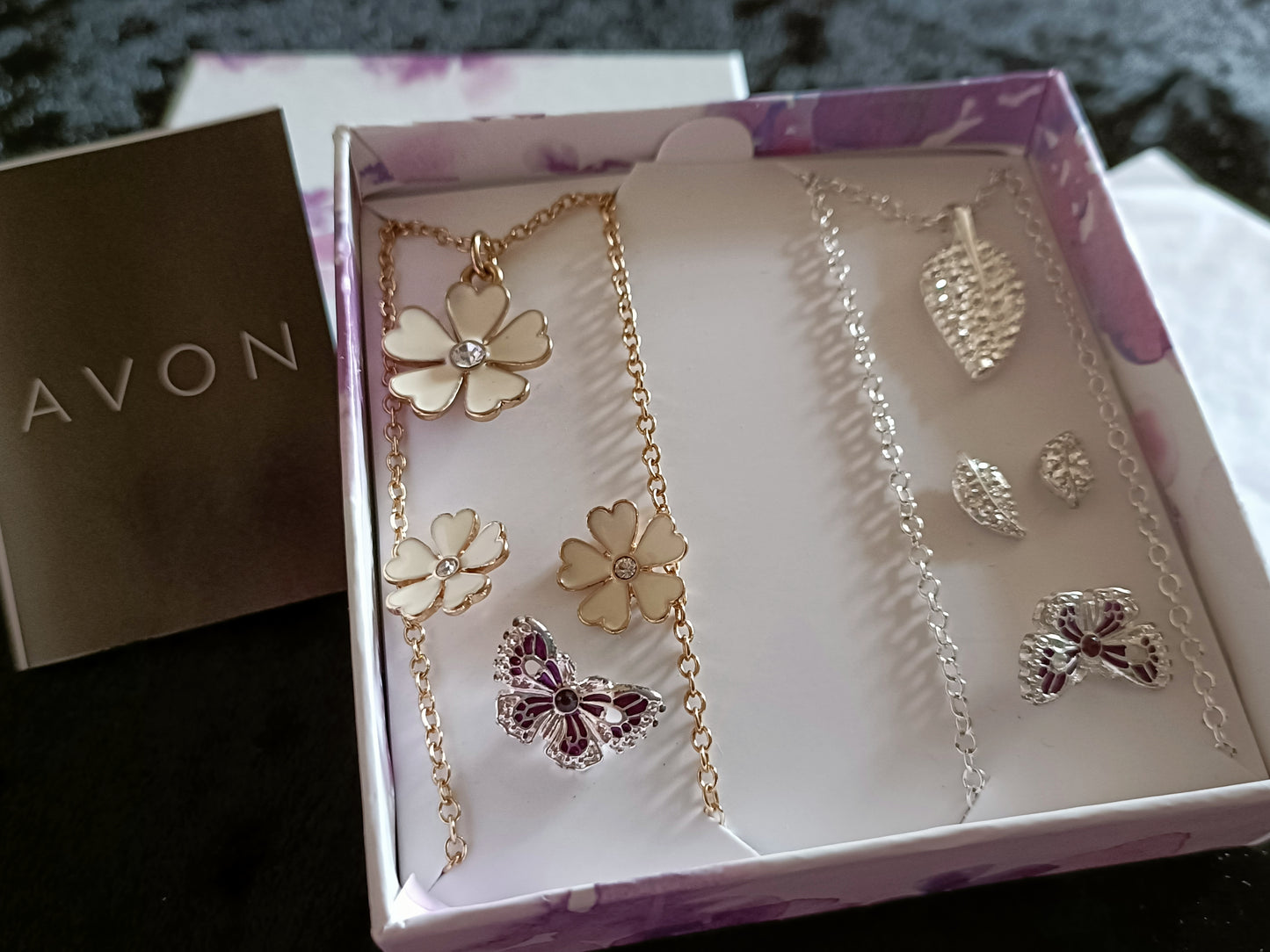 Avon 5 Piece Necklace and Earring Giftset