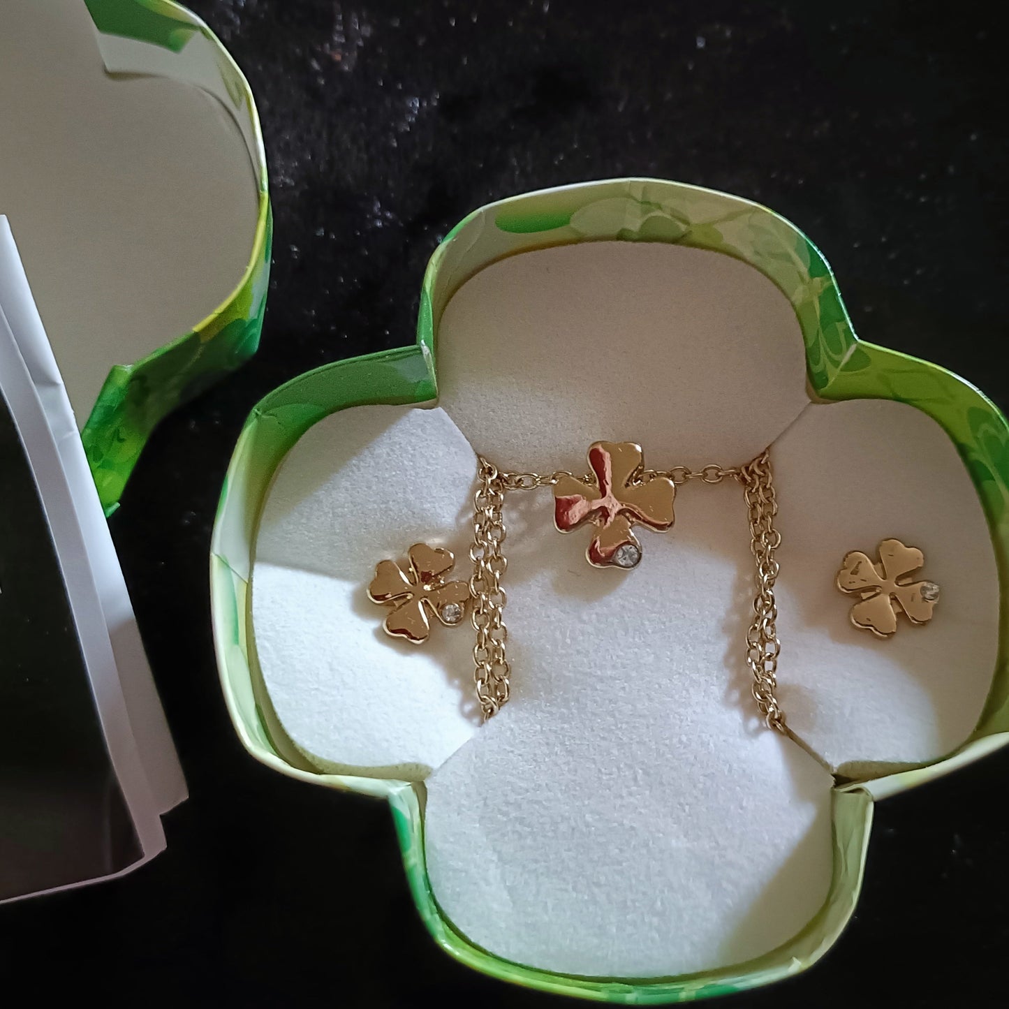 Avon Lucky Four Leaf Clover Necklace and Earrings Set