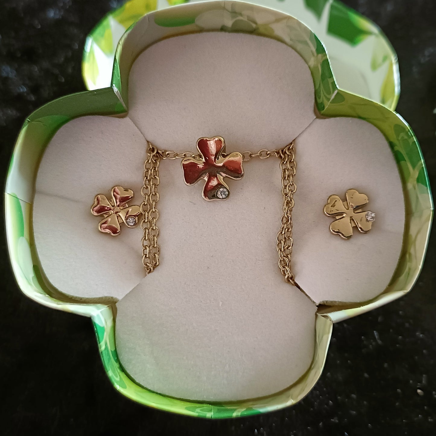 Avon Lucky Four Leaf Clover Necklace and Earrings Set