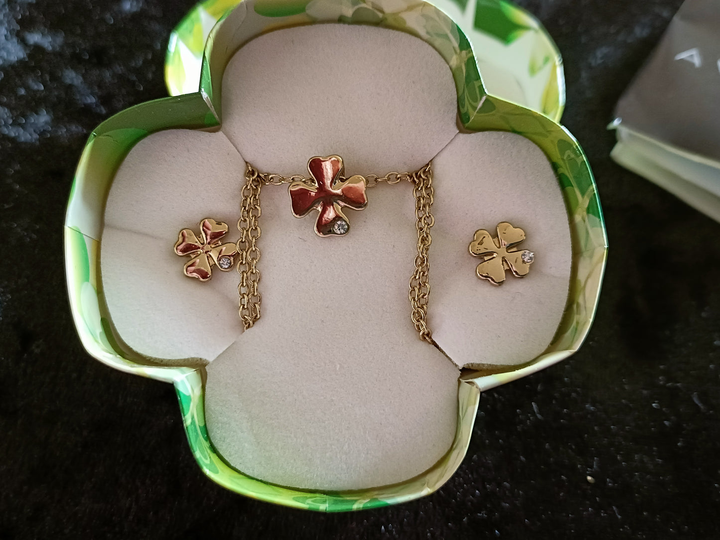 Avon Lucky Four Leaf Clover Necklace and Earrings Set
