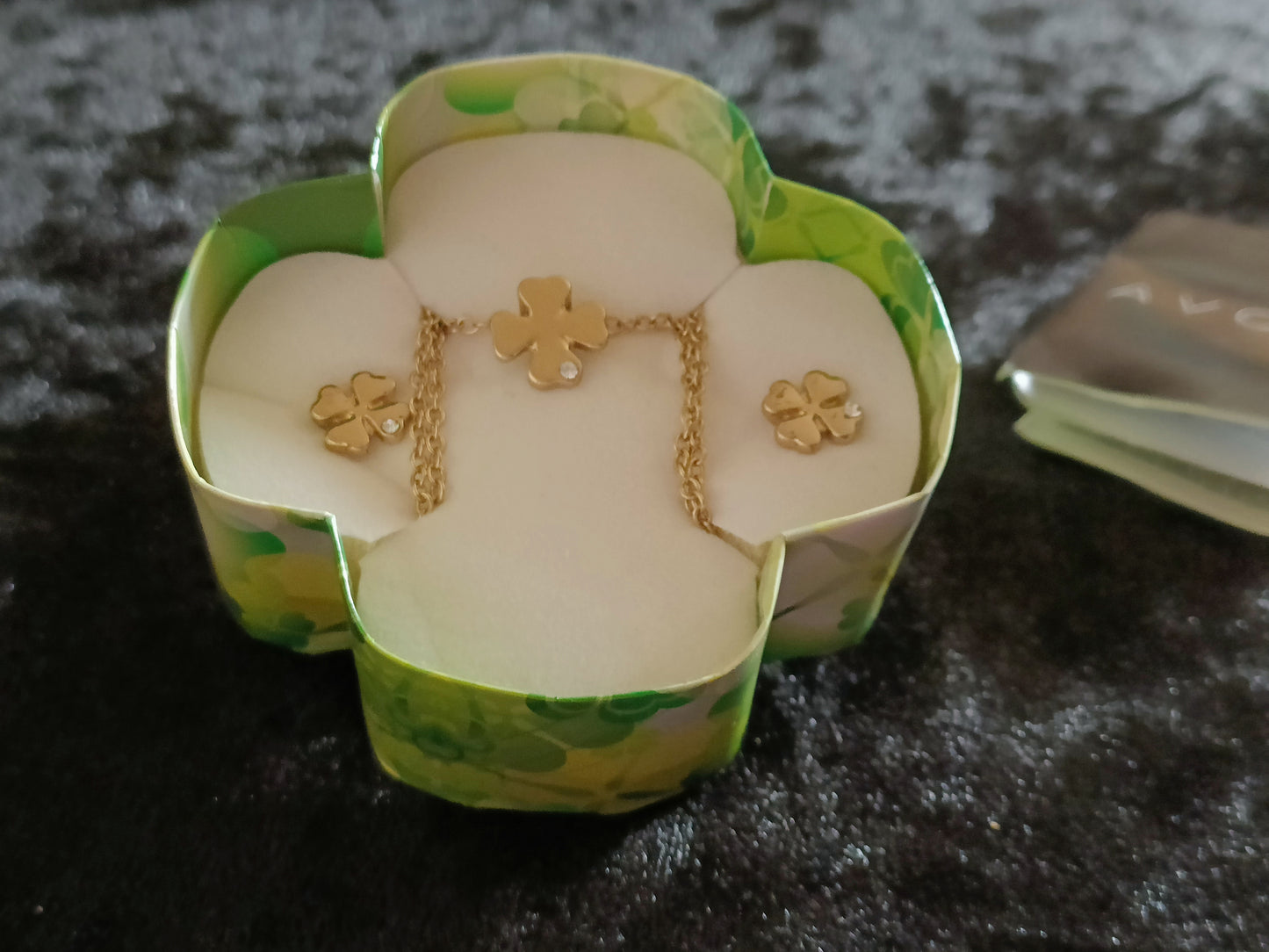 Avon Lucky Four Leaf Clover Necklace and Earrings Set