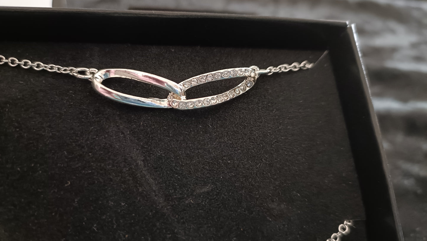 Avon Faylinn 3 Piece Jewellery Giftset