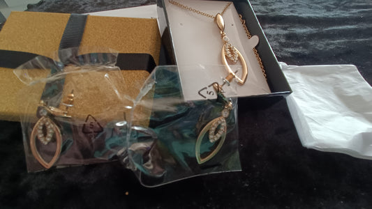 Avon Callie 2 Piece Jewellery Giftset