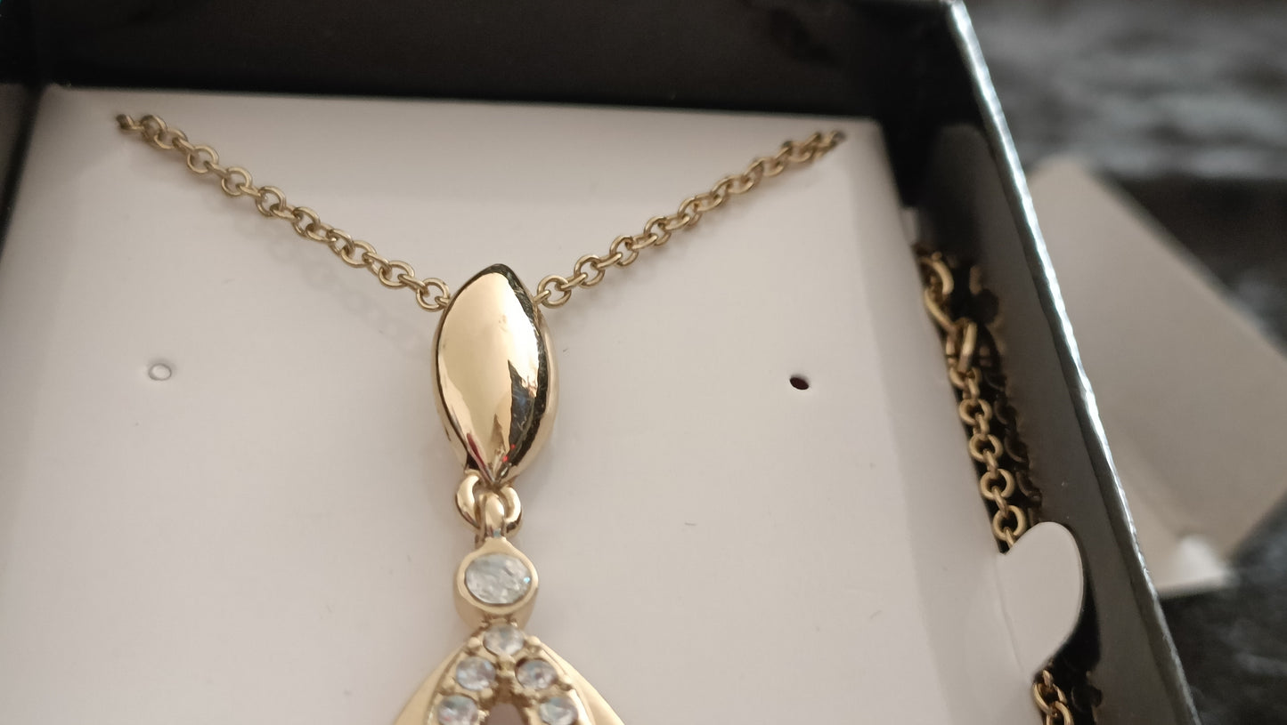Avon Callie 2 Piece Jewellery Giftset