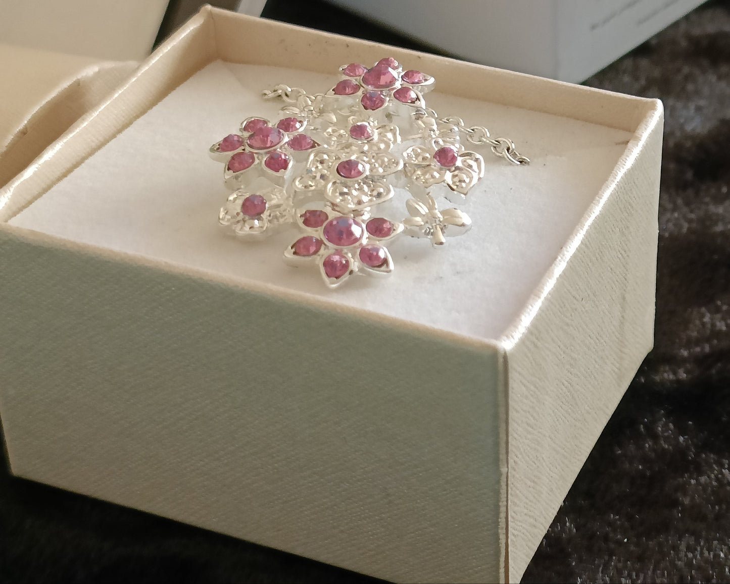 Avon Xena Necklace
