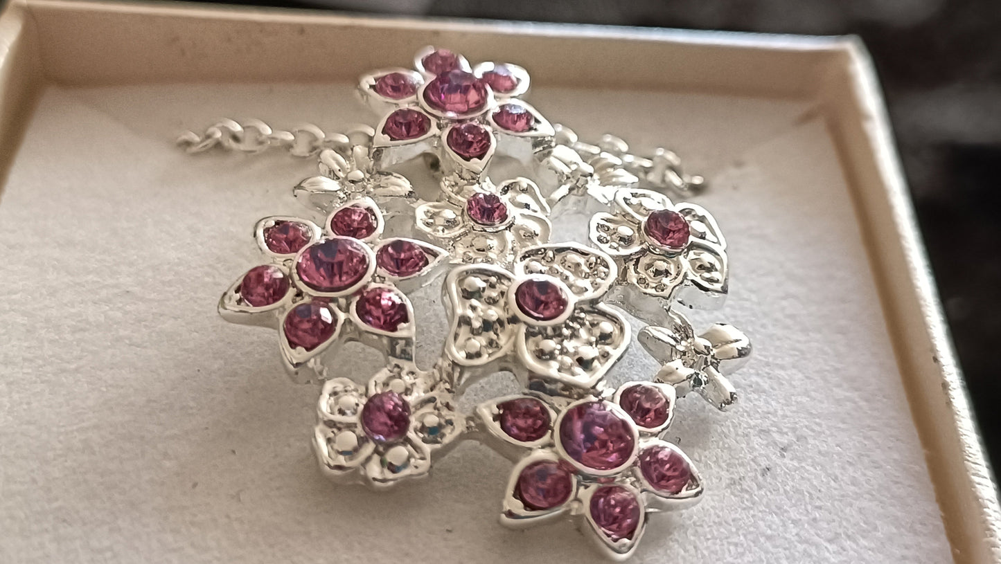 Avon Xena Necklace