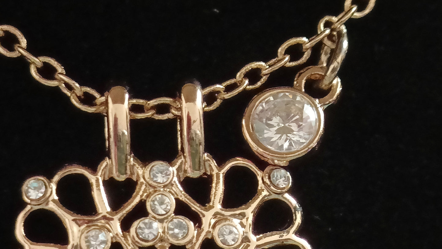 Avon Signature Collection Square Pendant