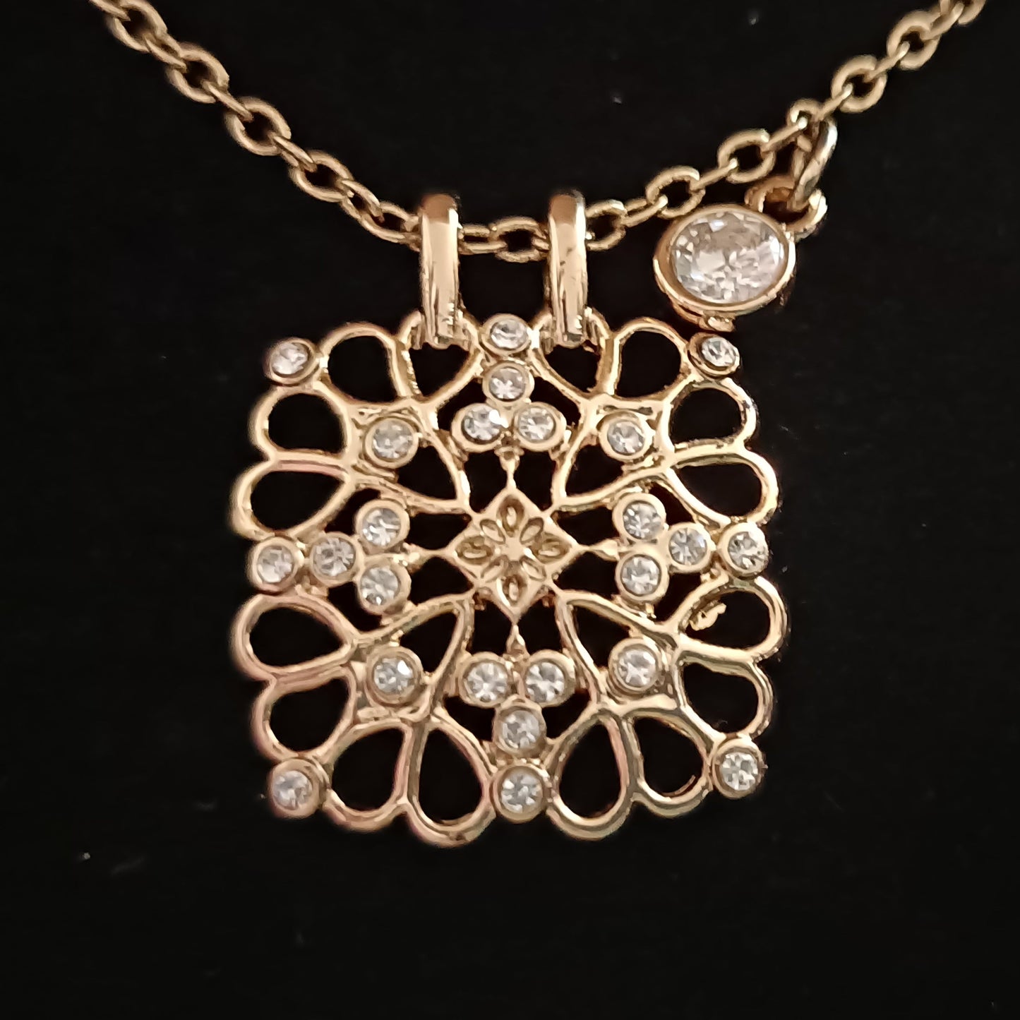 Avon Signature Collection Square Pendant