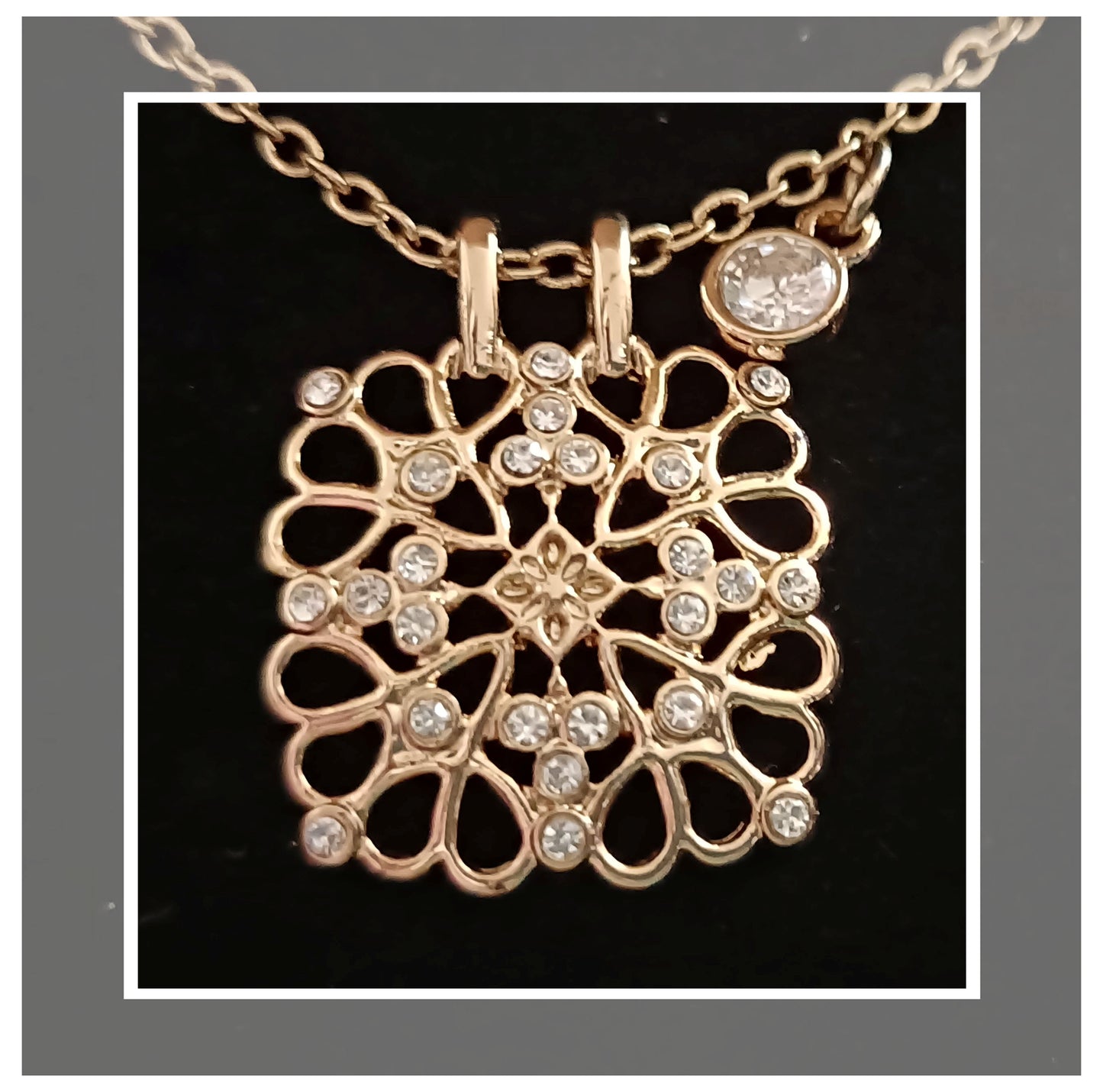 Avon Signature Collection Square Pendant