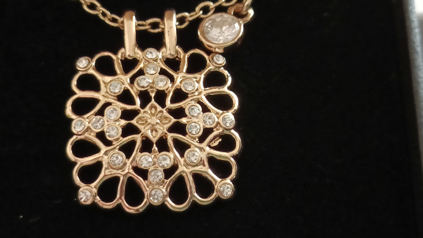 Avon Signature Collection Square Pendant