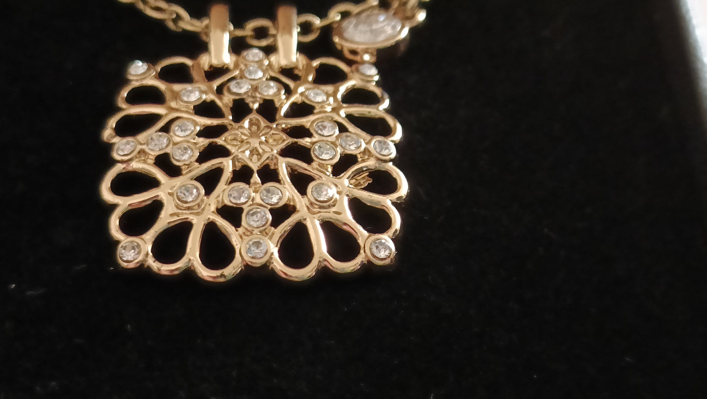Avon Signature Collection Square Pendant
