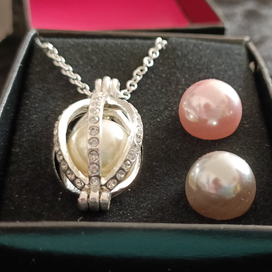 Avon Salerio Necklace