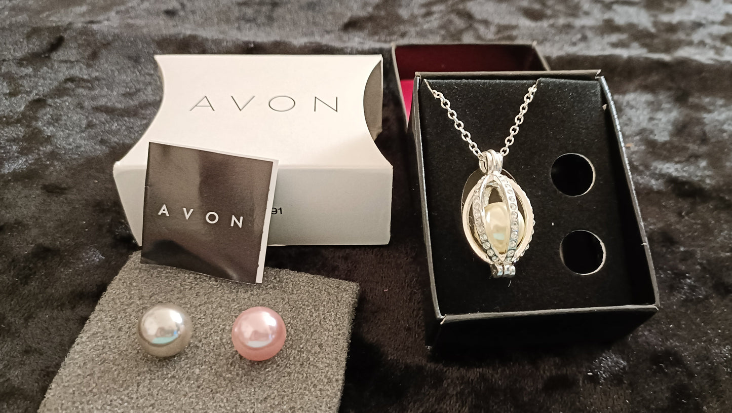 Avon Salerio Necklace