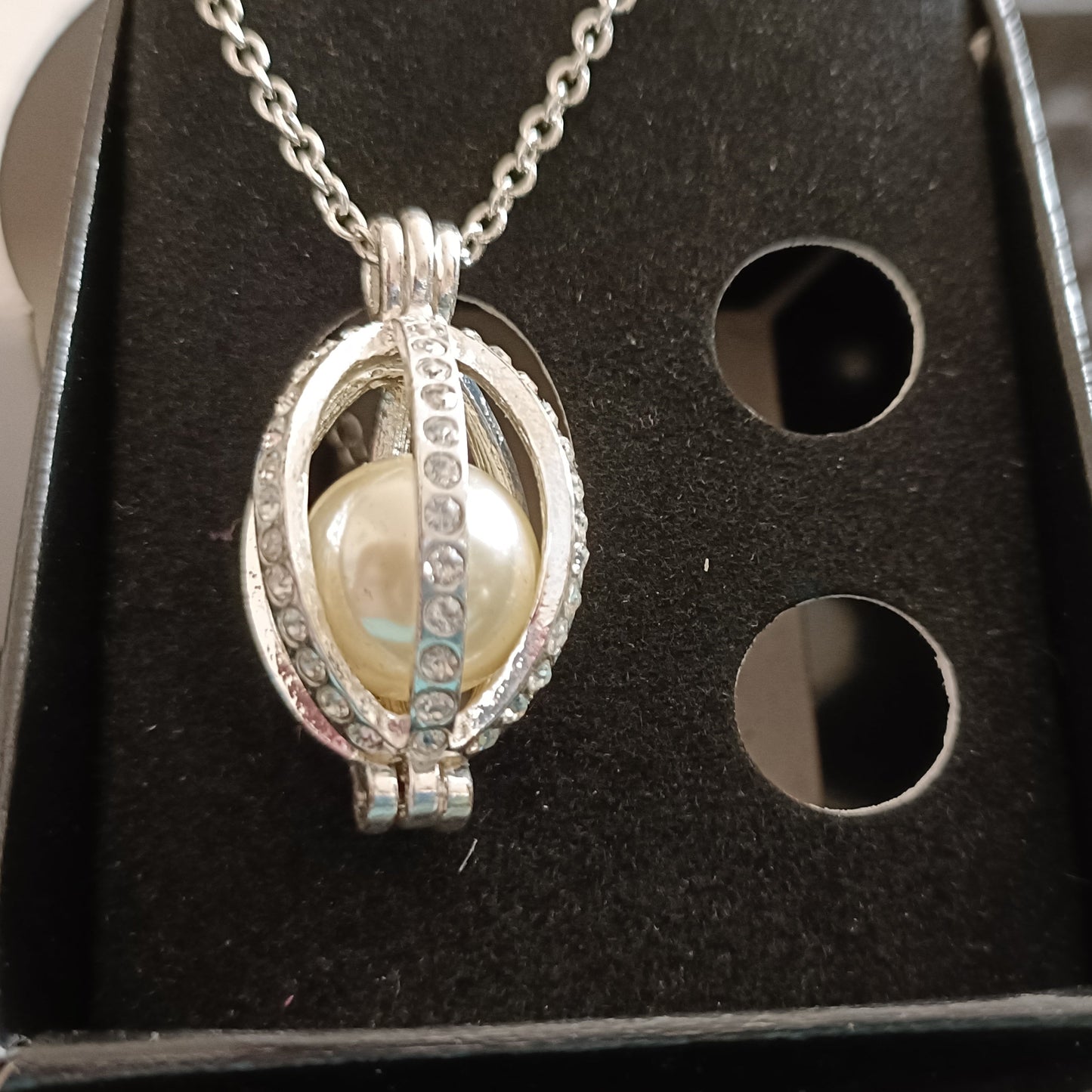 Avon Salerio Necklace