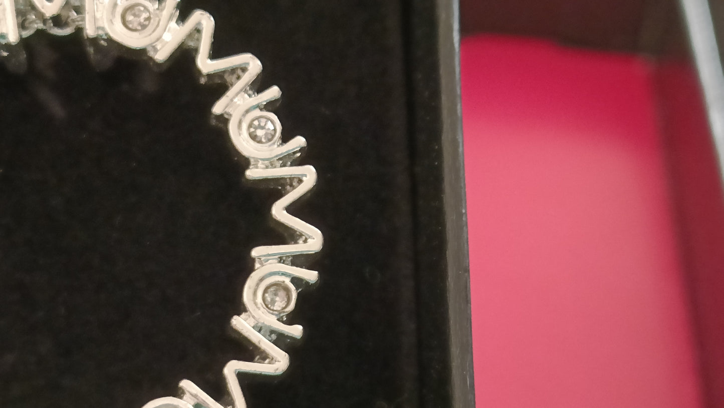 Avon Mum Sparkle Necklace