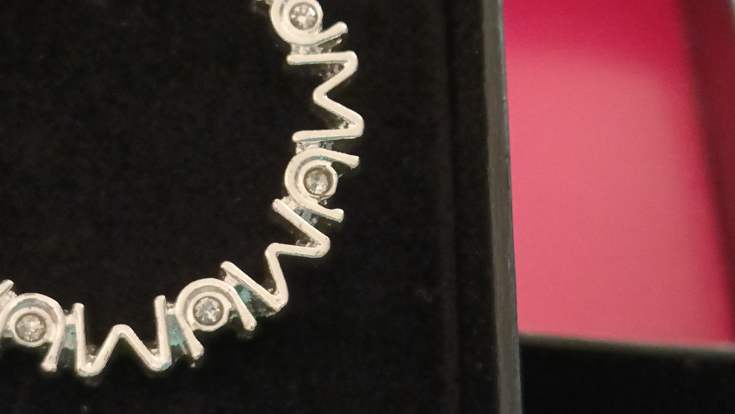 Avon Mum Sparkle Necklace