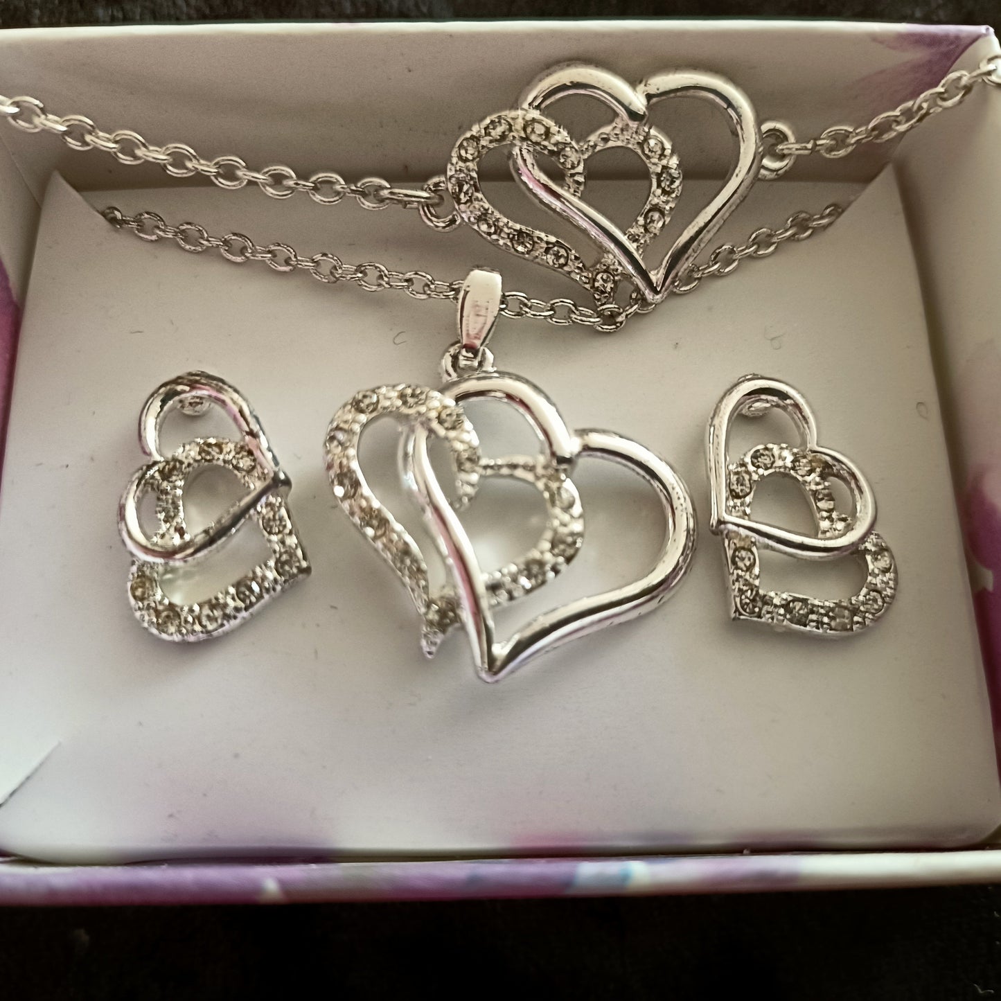 Avon Nettie Three Piece Double Heart Jewellery Set.