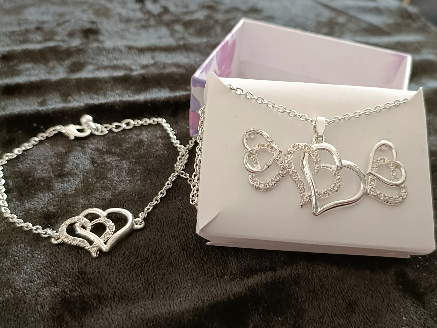 Avon Nettie Three Piece Double Heart Jewellery Set.