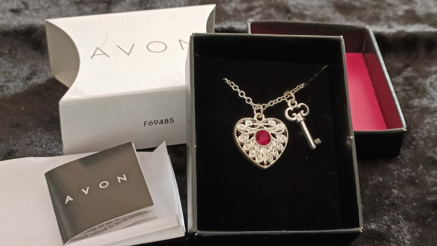 Avon Abrielle Necklace
