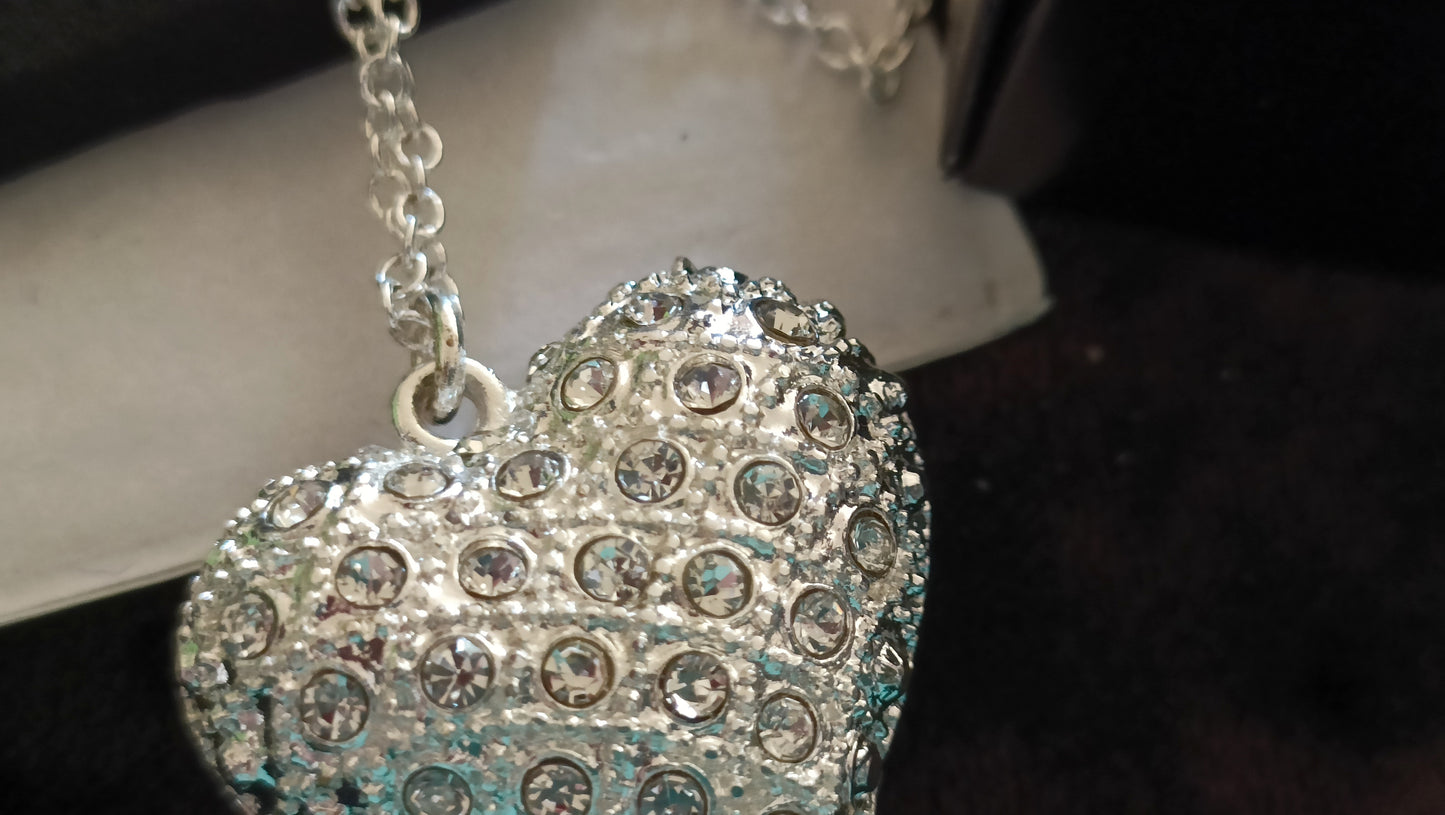 Avon Gabriel Necklace
