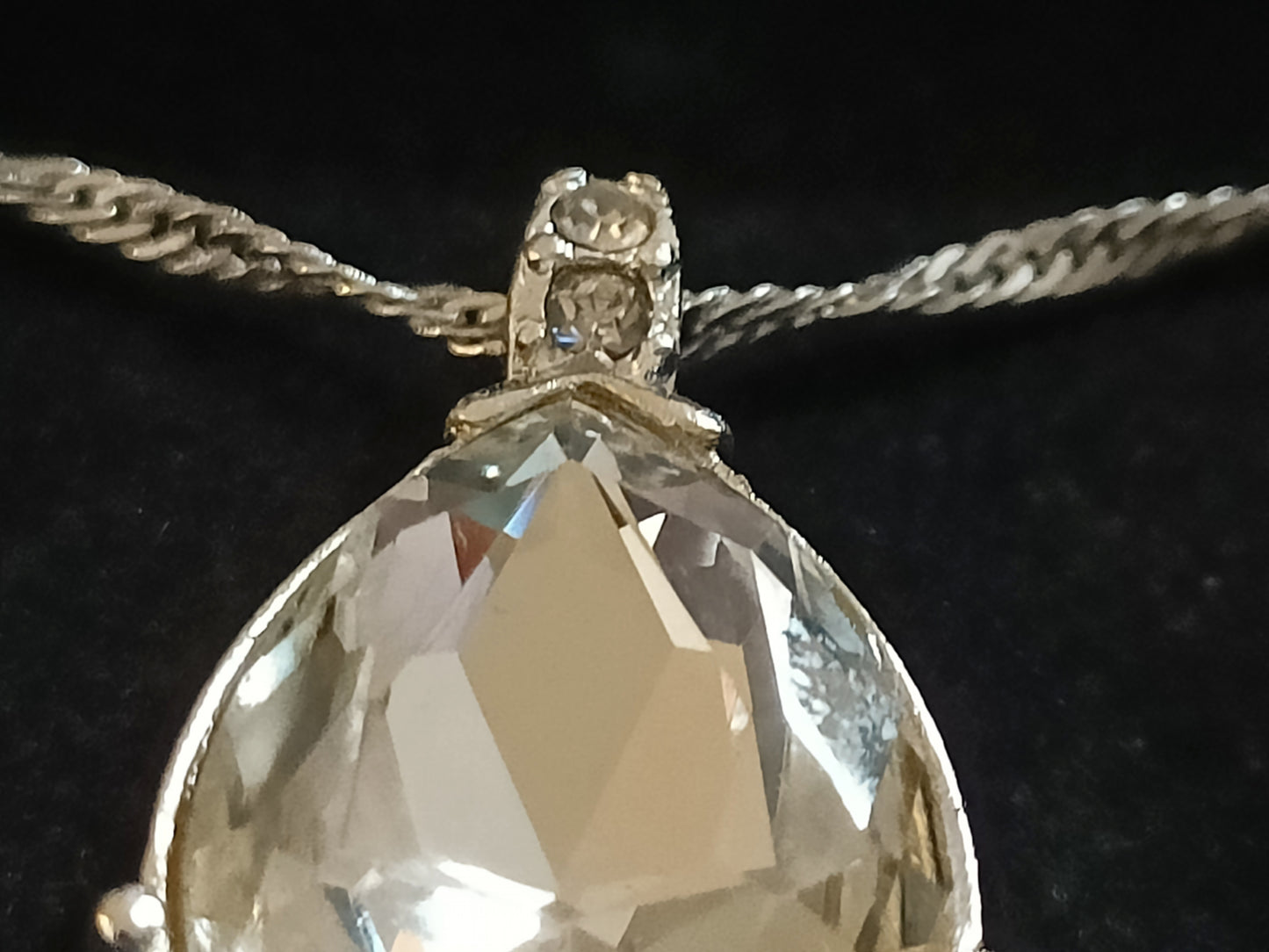 Avon Wanda Jewellery Gift Set