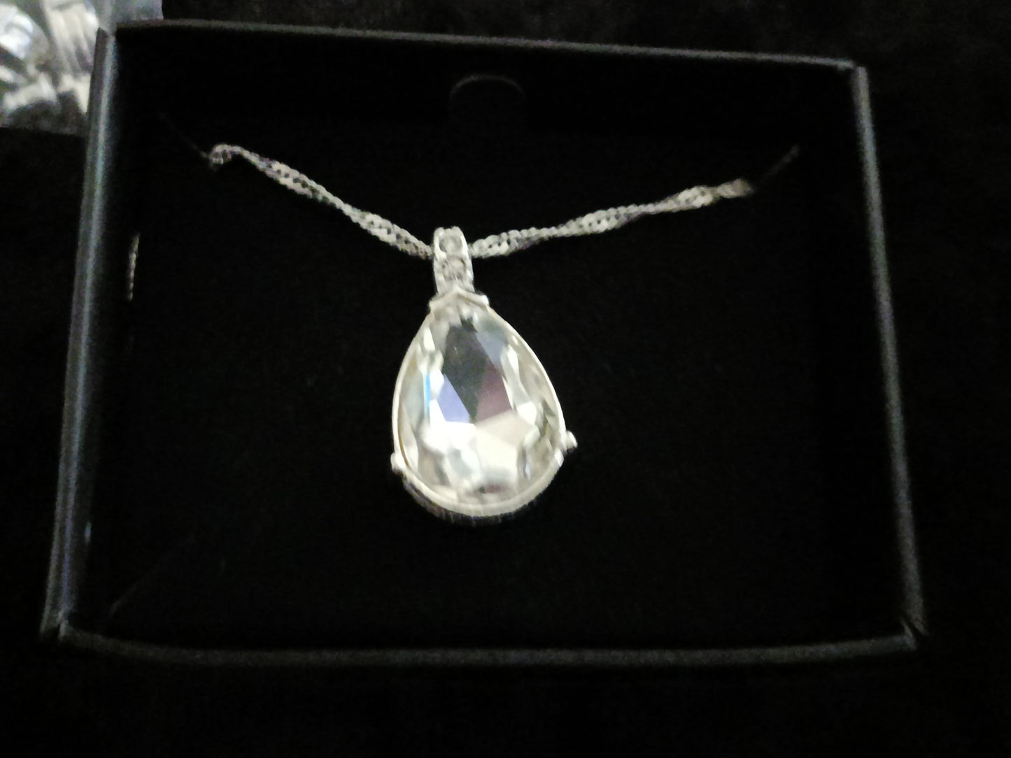Avon Wanda Jewellery Gift Set