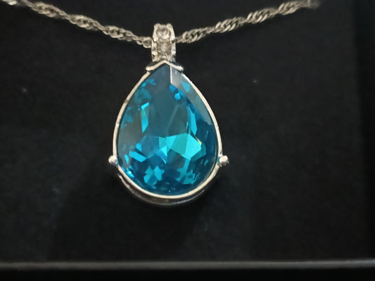 Avon Wanda Jewellery Gift Set