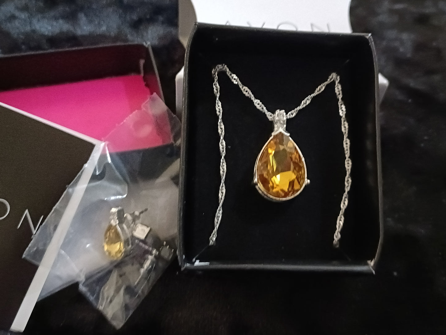 Avon Wanda Jewellery Gift Set