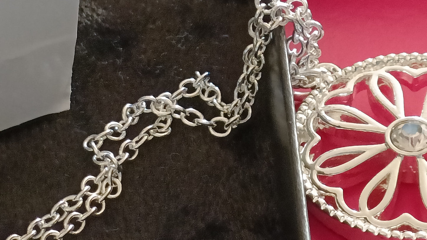 Avon Julienne Key Pendant