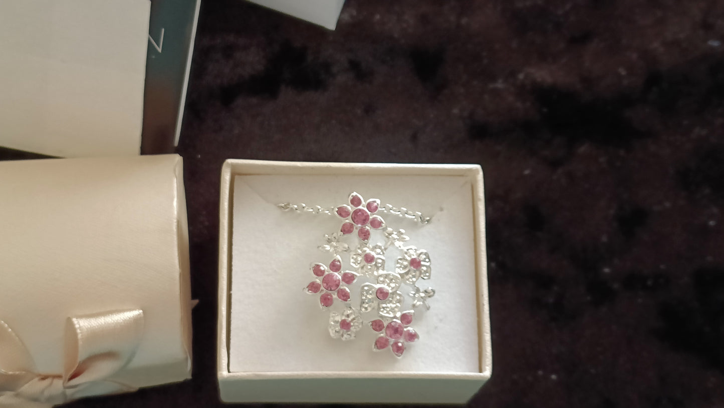 Avon Xena Necklace