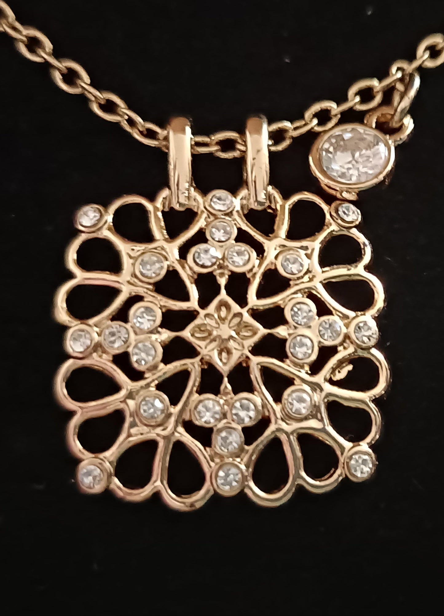 Avon Signature Collection Square Pendant