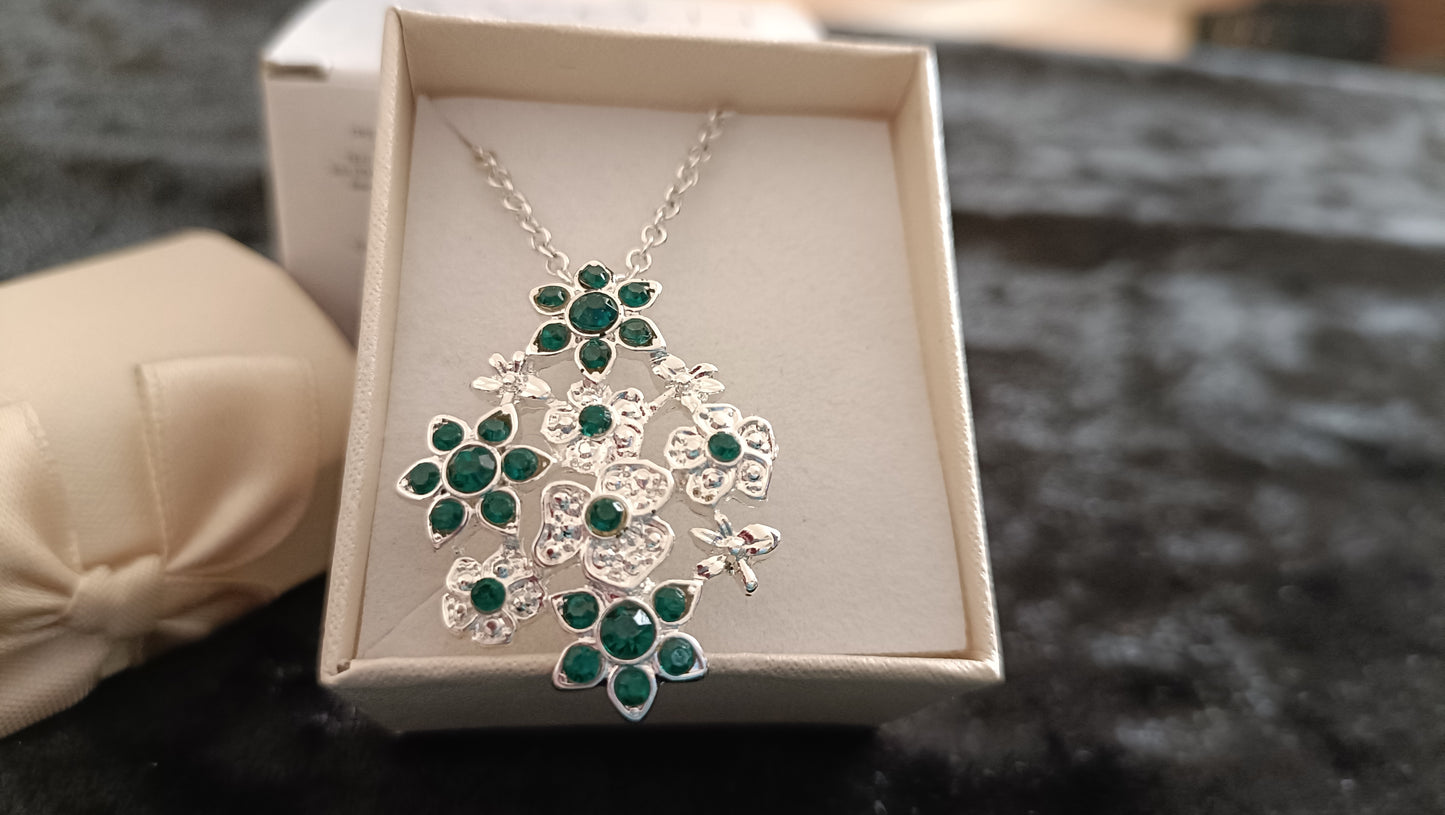 Avon Xena Necklace