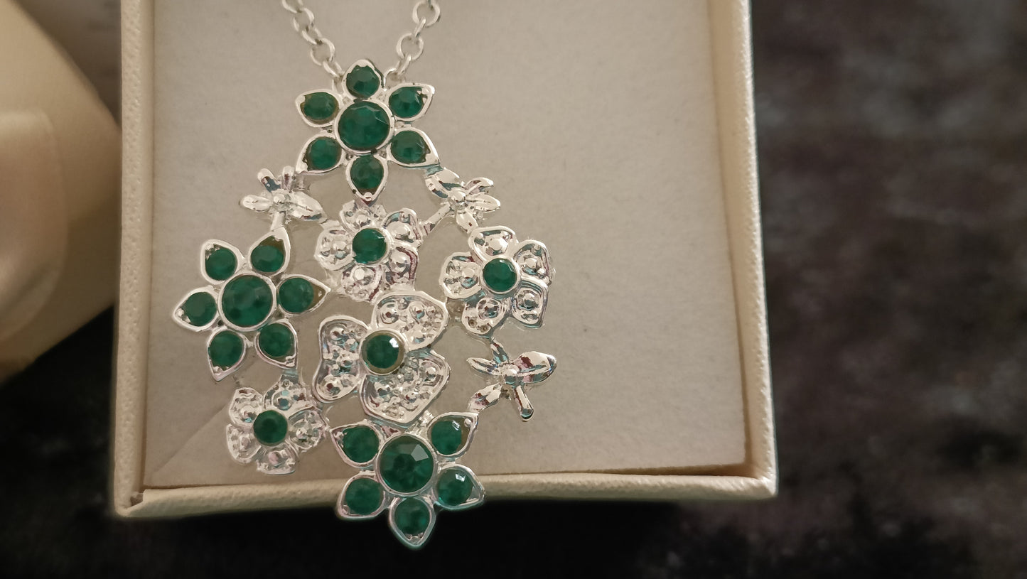 Avon Xena Necklace