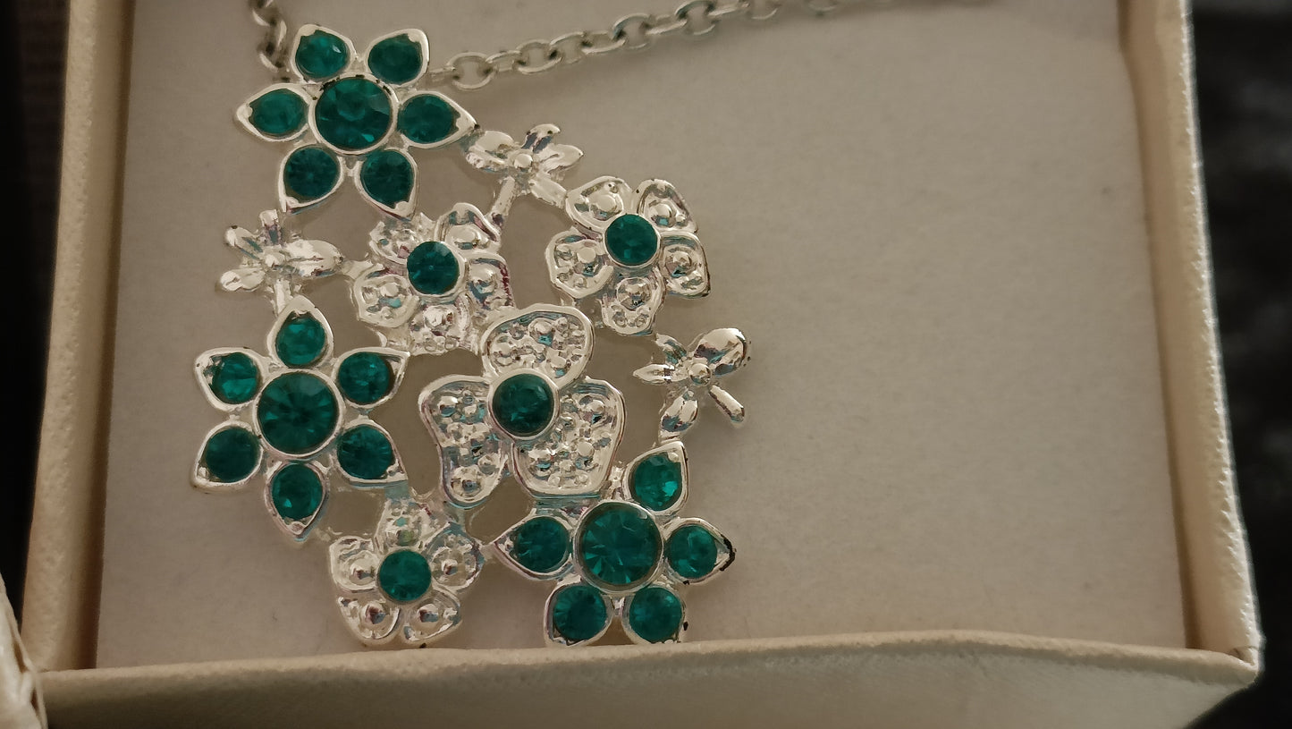 Avon Xena Necklace